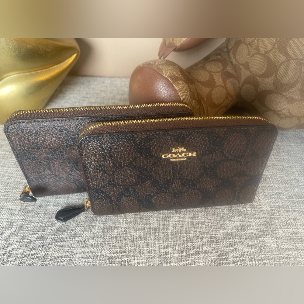 $99 price per bag(NWT) Coach Medium ID Zip wallet In Signature - Picture 3 of 5